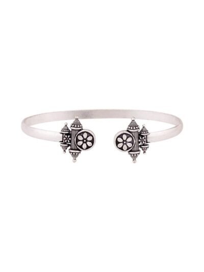 Nayantara Vintage Style Bracelet - Image 3