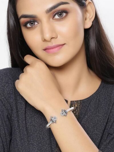 Nayantara Vintage Style Bracelet - Image 2